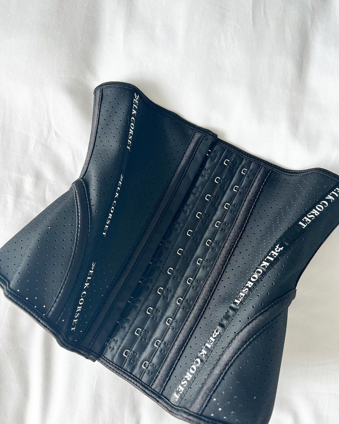 Premium Diva classic black corset 9.5"