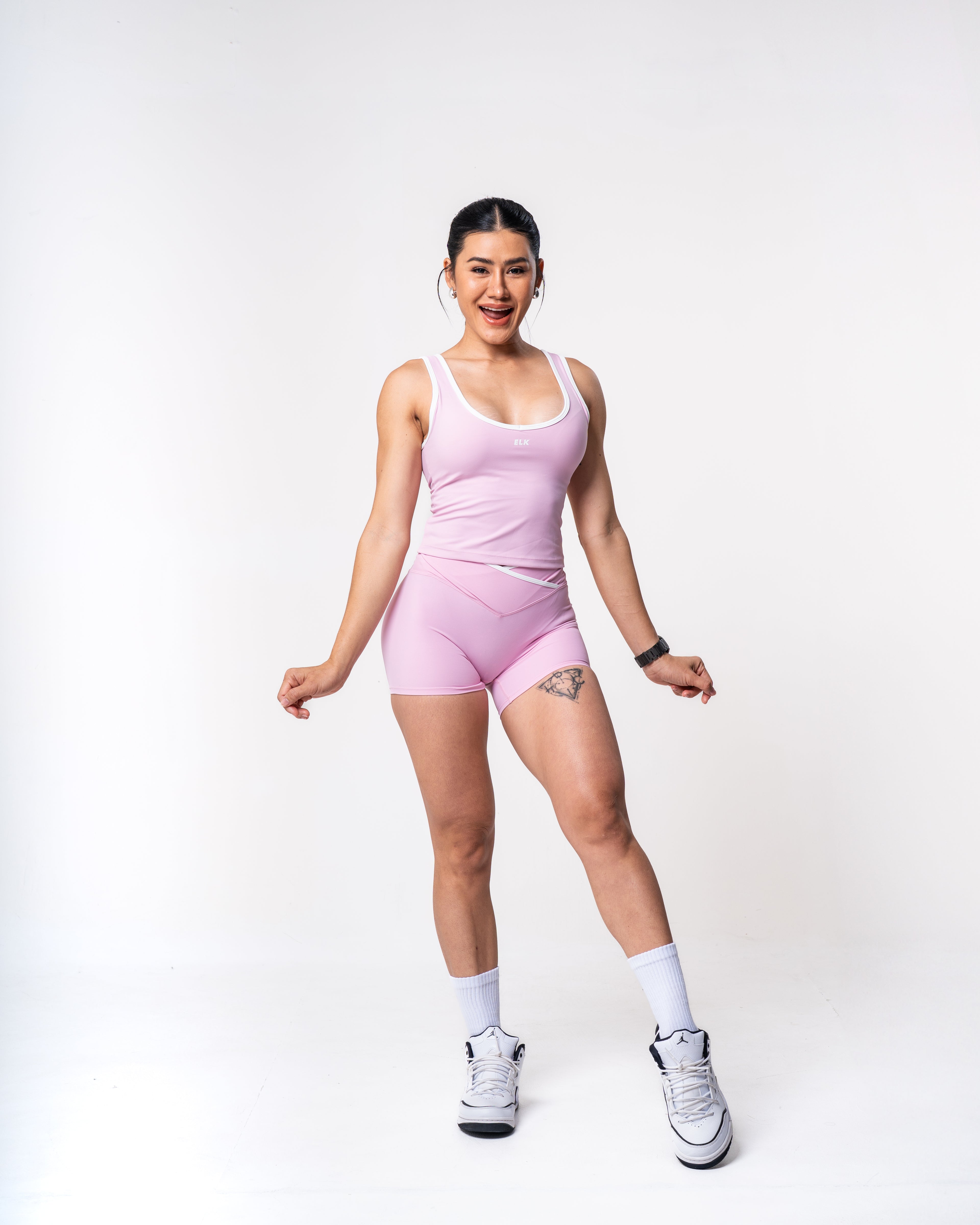 WHTLN Tank