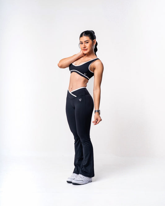 WHTLN bell-bottom pants